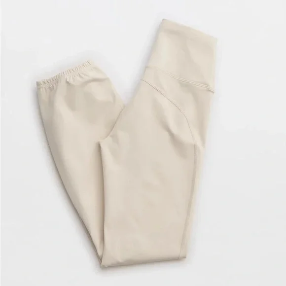 Aerie OFFLINE The Hugger Cinch Pant - Cake Batter XS - Picture 6 of 7